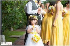 Paje Camino Al Altar Vestido Amarillo Damas De Honor Bridemaids Colores Para Boda Boda Vestidos De Novia