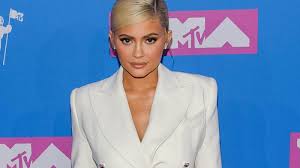 Am dienstag hatte das paar seinen ersten gemeinsamen auftritt seit 2019. Kylie Jenner Deshalb War Sie Nach Der Geburt Von Tochterchen Stormi Verunsichert