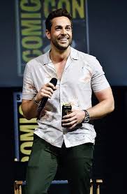 Pin By Christin Bennett On Shazam 2019 Zachary Levi Shazam Zachary