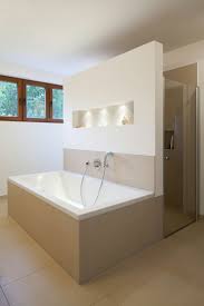 Anbau Fluor Neues Grosszugiges Masterbad Mit Bodengleicher Dusche Stkn Architekten Badezimmerideen Dusche Ohne Turen Badezimmer Gemauerte Dusche