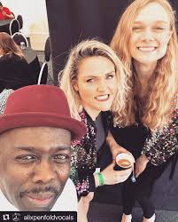 Just living that jungle & prairie life with @wildhertsphotos 🌿🌾🤗  Seriously though, go check out the other awesome work