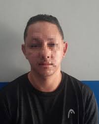 Policía arresta a hombre por presunto incendio de establecimiento comercial  en Santiago