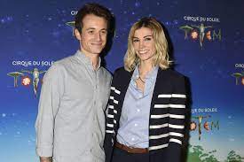 Hugo clément, qui file le parfait amour avec la jolie blonde, a quant à lui tenu à soutenir sa belle. Alexandra Rosenfeld Et Hugo Clement Parents D Une Adorable Fille Au Prenom Original