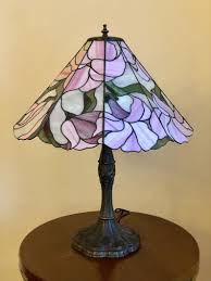 Stained Glass Lamp Flower Vintage Tiffani Desk Lamp Lampshade Etsy Stained Glass Lamp Shades Stained Glass Lamps Glass Lamp