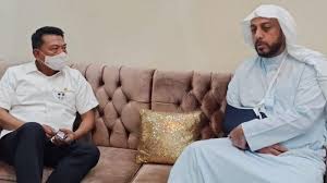 Ali saleh mohammed ali jaber (bahasa arab: Kepala Staf Kepresidenan Moeldoko Kunjungi Syekh Ali Jaber Ini Katanya Tribun Jabar