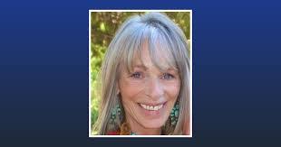 Debbie Briggs's Instagram, Twitter & Facebook