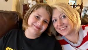 Sarah Reavis's Instagram, Twitter & Facebook