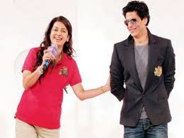 Juhi chawla didn't find srk good looking. Juhi Chawla Shahrukh Khan Filmibeat