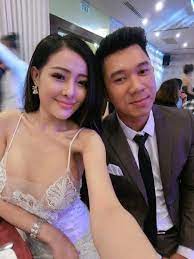 Trên trang cá nhân, ngân 98 liên tục livestream trong trang phục thiếu vải. Ngan 98 Va LÆ°Æ¡ng Báº±ng Quang Khoe áº£nh Máº·t SÆ°ng Vi Pháº«u Thuáº­t 2sao