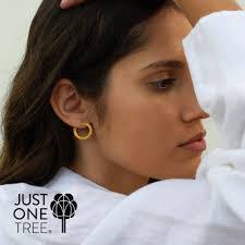 Calvin Gold's Instagram, Twitter & Facebook