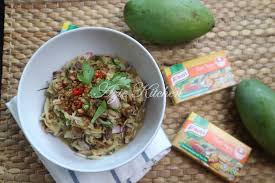 Udang goreng butter dan telur masin yang terlajak sedap. Kerabu Mangga Ala Thai Azie Kitchen