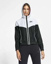 Released in 1979, the windrunner was a hugely innovative concept at the time, and it satisfied the need of athletes who were after something they could wear while breaking a sweat or while taking it easy. Nike Sportswear Windrunner Women S Jacket Windbreaker Jacket Women Nike Windrunner Jacket Nike Sportswear