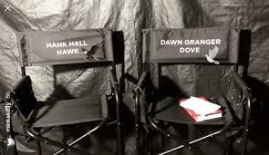 Following the casting of alan ritchson as hawk, deadline now reports that actress minka kelly has joined the project as dove, officially completing the duo of hawk and dove. Minka Kelly Teases Hawk Dove In Titans Behind The Scenes Photo