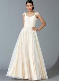 A l'occasion du mariage d'une amie qui m'est très chère, j'ai fait un grand tour de tous les patrons de robe qui pouvait convenir à ce bel événement et je me suis dit que j'allais partager avec vous mes. Coudre Sa Robe De Mariee L Atelier De Aude