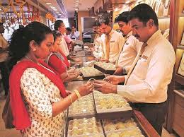On mcx, the gold contract for june delivery traded higher by rs 13 at rs 45,431 per 10 grams. Gold Price Today Rs 46 995 Per 10 Gram Silver At Rs 47 905 Per Kg Business Standard News