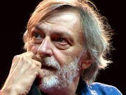 Ad ottobre del 1981 infatti pubblica per la g & g records (etichetta discografica del gruppo dischi ricordi) un 45 giri contenente la versione italiana di un. Iqpeboc2dqtvnm