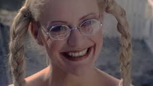 Jaws gains a girlfriend in moonraker named dolly, who never speaks. Mandela Effect Dolly No Braces 007 James Bond Moonraker Youtube