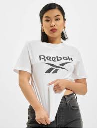 Starting out as a small english shoe company in 1895, reebok became a sportswear brand in its own. Reebok T Shirts Online Bestellen Schon Ab 11 99