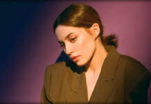 Dee Holt Presenta Su Nuevo Sencillo Y Lyric Video: "Make A Move"