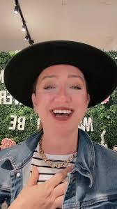 Lunchtime Live ❤️ 20th November 🫶🏼