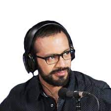 Un operador técnico se encargará de lograr que el programa salga al aire, manejando el dispositivo que posibilita la emisión. W Radio Colombia La W
