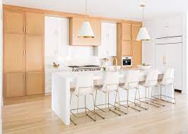 I just love these gorgeous kitchen cabinet colors! 11 Most Fabulous Kitchen Paint Colors With Oak Cabinets Combinations You Must Know Aprylann
