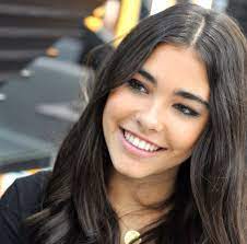 On going (2017) news shop. Madison Beer Merken