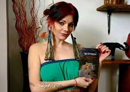 Fata de la pagina 5. Exclusiv Denisa Tamaslacaru O Fosta Castigatoare A Concursului Fata De La Pagina 5 E Acum Scriitoare Se Mai Dezbraca Doar De Secrete Bucuresti Ziare Com Mobile