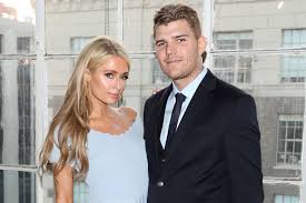 Magazine's 250 fastest growing companies. Chris Zylka Wants Paris Hilton S 2m Engagement Ring Back