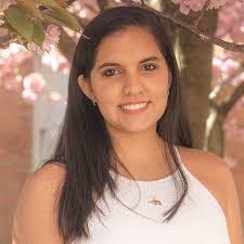 Andrea Quinones's Instagram, Twitter & Facebook