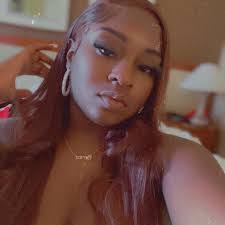 Tamara Sanford's Instagram, Twitter & Facebook