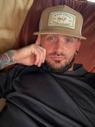 Jeffery Ewers's Instagram, Twitter & Facebook