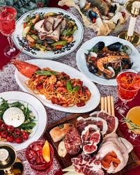 How good is an when we talk australian christmas feasting, does it get any more 'strayan than a table heaving with seafood? Christmas 2020 Hong Kong S Best Christmas Dinners Menus Localiiz