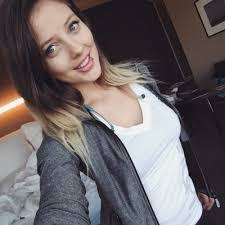 Elizabeth Bella's Instagram, Twitter & Facebook