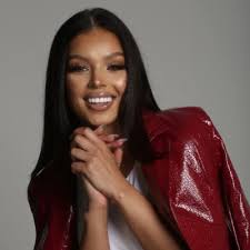 Heather Jayne's Instagram, Twitter & Facebook