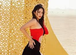 Beware Kiara Advani Is After The Hottest Properties In The World Bollywood News Bollywood Hungama The hottest smile on earth of kiara. beware kiara advani is after the