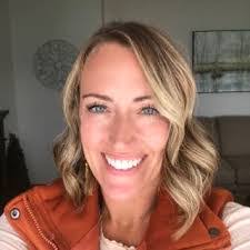 Lisa Kinsman's Instagram, Twitter & Facebook