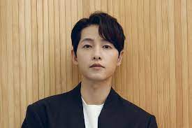 He is best known for his roles in television dramas sungkyunkwan scandal, deep rooted tree and host of music show music bank. Song Joong Ki On Playing An Antihero In Vincenzo Undeniable Chemistry With Jeon Yeo Bin Future Plans And More Gossipchimp Trending K Drama Tv Gaming News