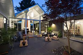 House design courtyard middle planning houses plans 24094. Interior Courtyard Surrounded By 4 Gables House By Klopf Architecture