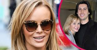 Amanda louise holden is a british actress, singer, and tv presenter. Amanda Holden And Husband Reveal Stunning New Year Family Photo