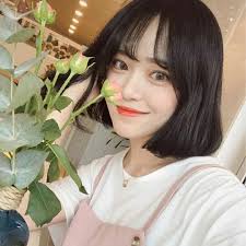This haircut is a combo of bob and bangs on the front of the face. 5 Trendy Korean Short Hairstyles That You Must Try Today Fasheholic