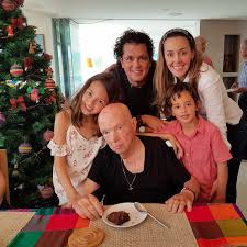 Carlos vives, with his wife claudia elena vásquez, premieres online concert directed by gustavo dudamel. Carlos Vives Mourns His Father