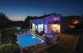 Www Fb Me Besterurlaub Haus In Kastel Novi Dalmatien Pool Mit Poolheizung Im Preis Inklusive Aussendusche 1 Hau In 2020 Ferienhaus Style At Home Haus