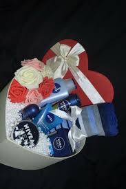 Are you wondering what gift to get for your loved one? Deutsch Arsivleri Daily Good Pin Valentine S Day Gift Baskets Diy Gifts For Him Valentine Gifts