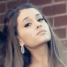 sav's pastel baby (@arellianagrande)