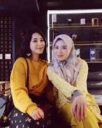 Hari yang cerah|dinda kirana (lyrics video). Profil Dan Biodata Dinda Kirana Lengkap Dengan Foto Terbaru