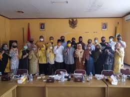 374 likes · 64 talking about this. Akhiri Polemik Golkar Indramayu Satu Suara Menangkan Pasangan Mantap Kabar Golkar