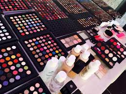 Produse cosmetice online pentru machiaj si ingrijire cu reduceri de pana la 60%. Curatenia De Primavara 2