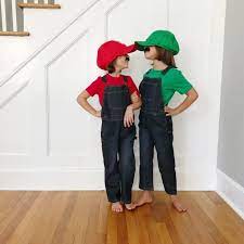 I did one of these in 2014, so now i decided to do one in. Easy Diy Kids Halloween Costumes Mario And Luigi