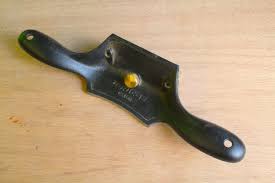 Making a card scraper from an old circular saw blade.website: Veritas Cabinet Scraper Small Boats Magazine